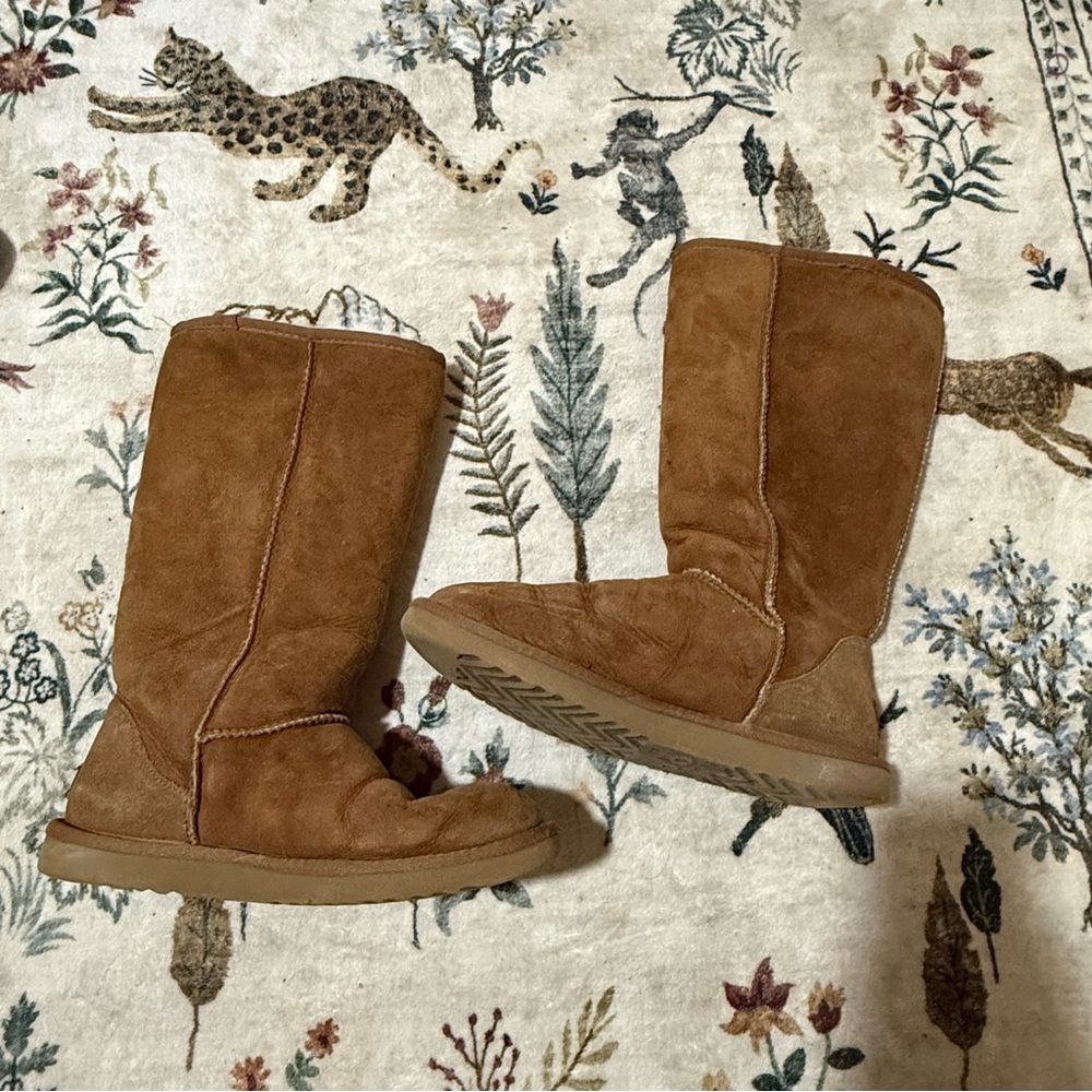 Ugg vintage Cozy Tan Suede Boots size 8